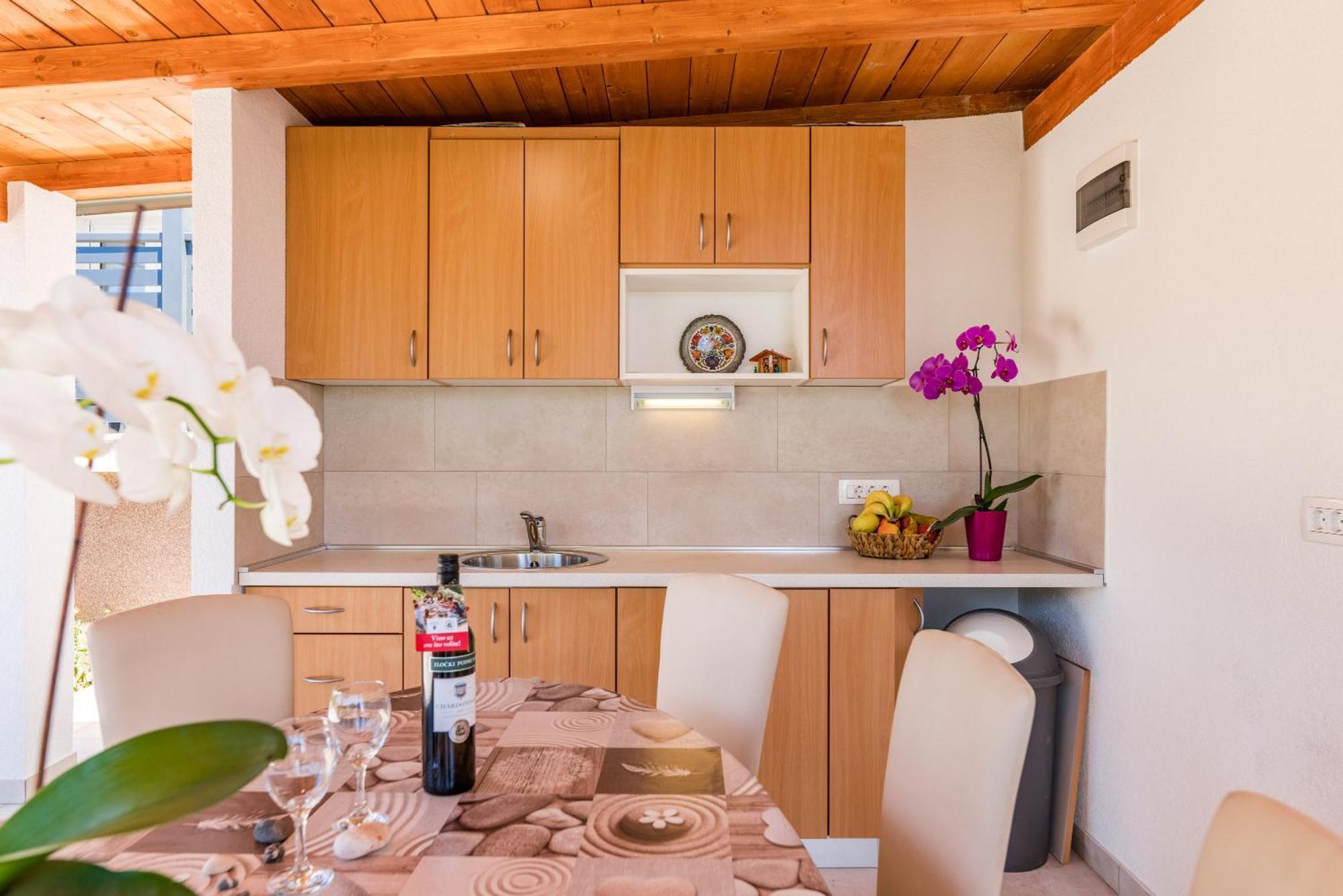 Apartmani Katica Povile Exterior foto