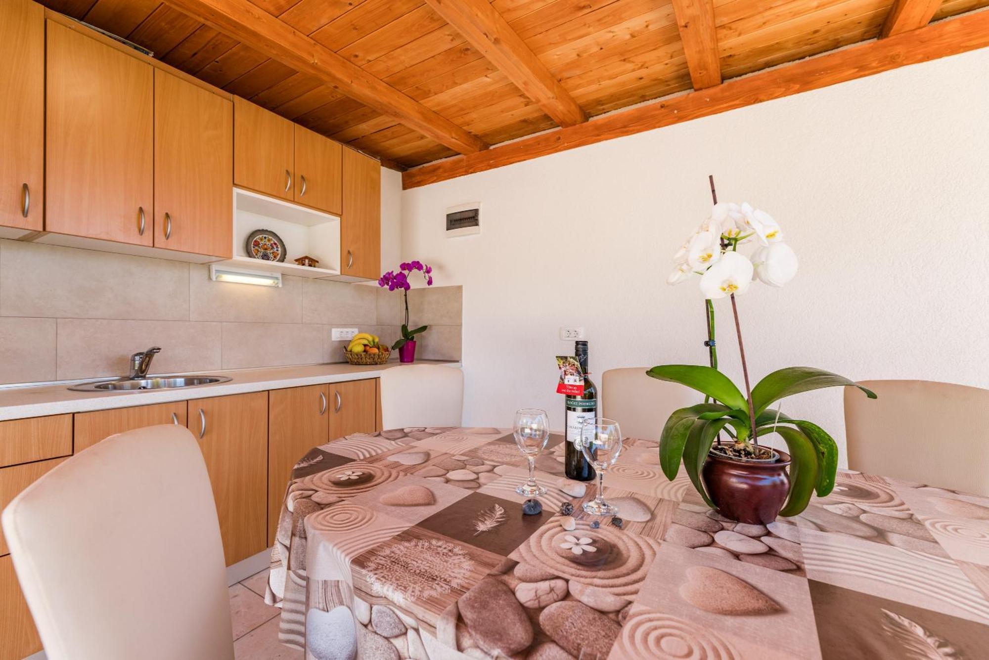 Apartmani Katica Povile Exterior foto